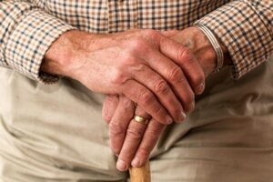 老いを防ぐ新しい医療アプローチ セノリティクス薬の基本